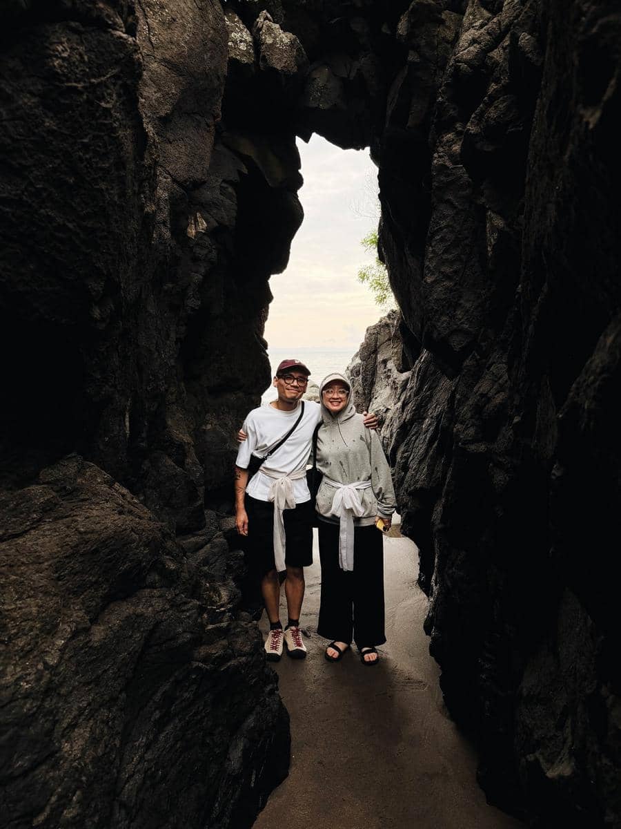 9 Outfit Holiday Couple ala Gita Savitri dan Paul, Comfy Banget!