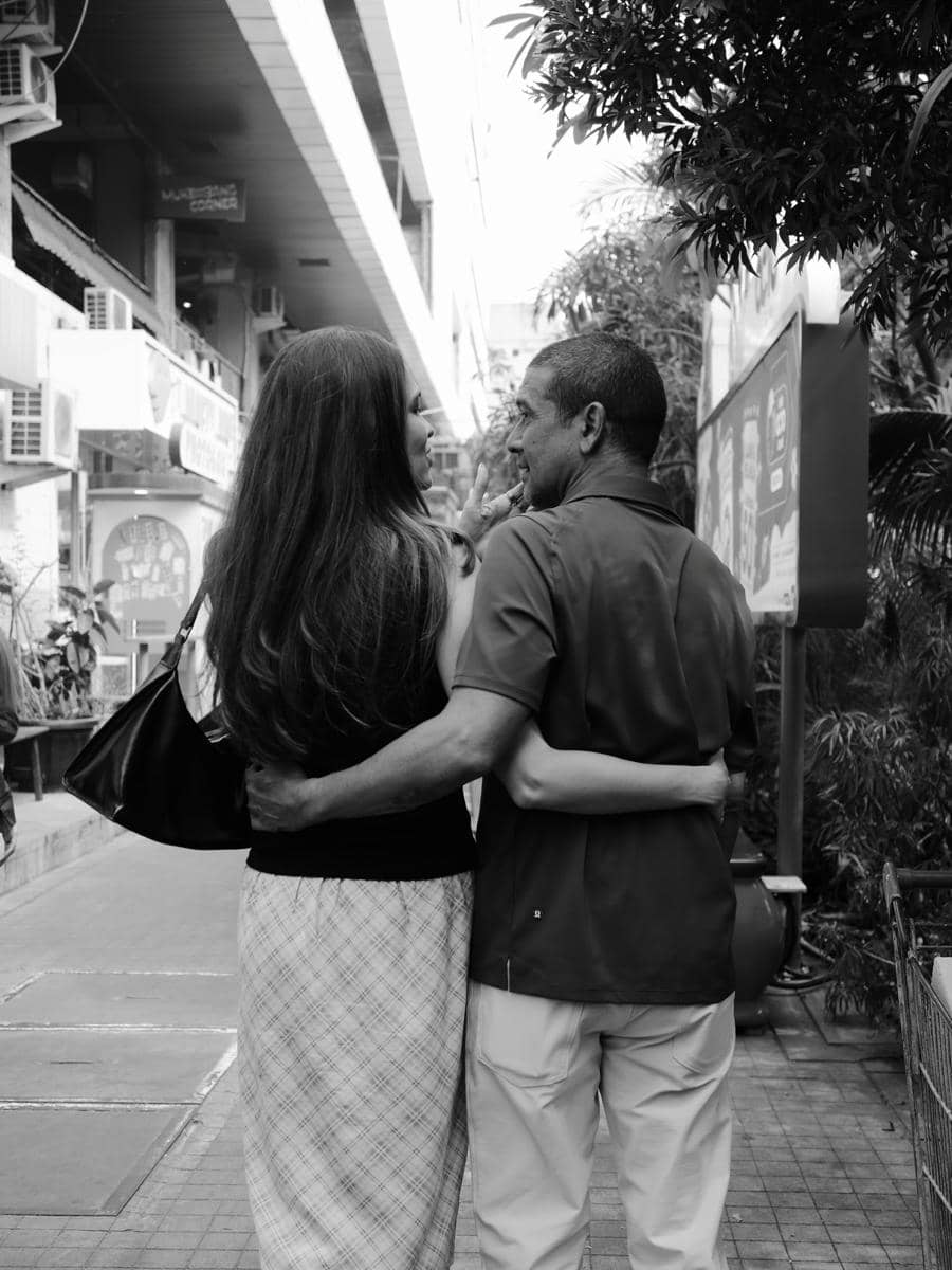 Yasmine Wildblood dan keluarga jalan-jalan di Blok M
