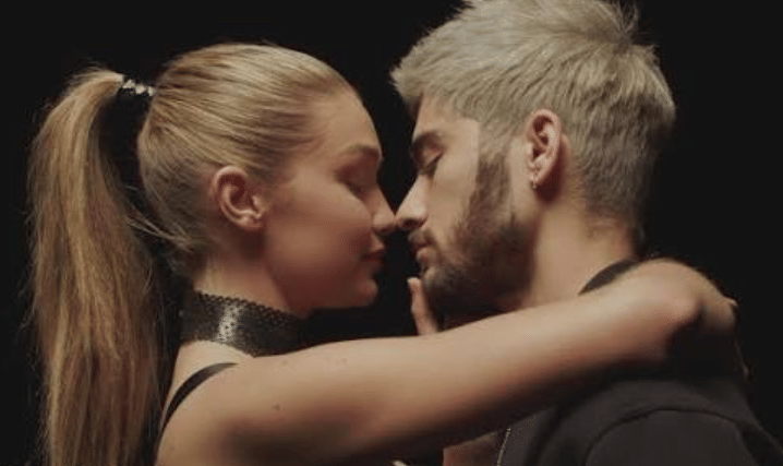 ZAYN dan Gigi Hadid dalam video klip "PILLOWTALK"
