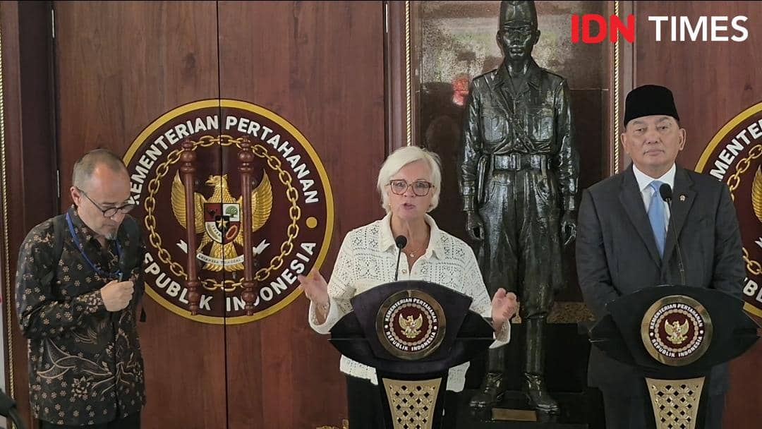 Catherine Vautrin, Sjafrie Sjamsoeddin