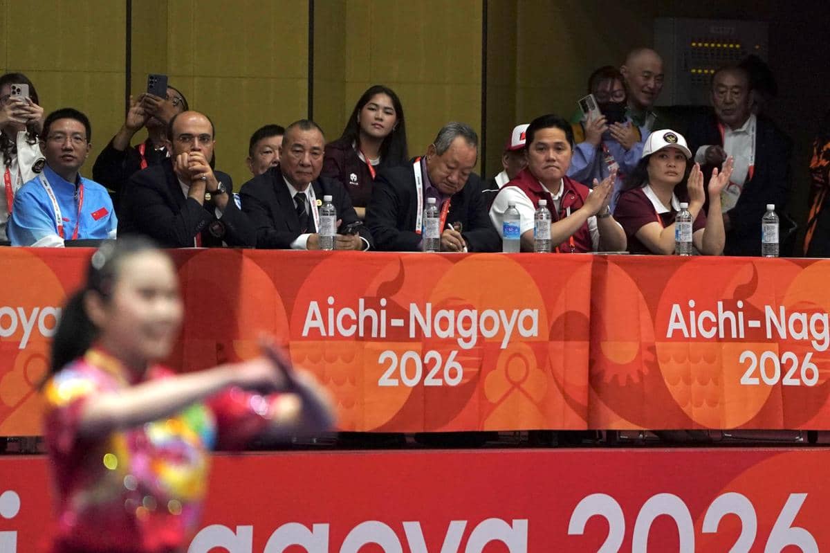 Menpora Erick Thohir menyaksikan perjuangan atlet Indonesia saat berlaga pada kompetisi Asian Games 2026.