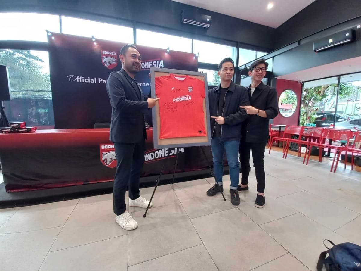 Logo Borneo FC Samarinda dan Se'Indonesia dalam pengumuman kerja sama resmi untuk musim 2026/27.