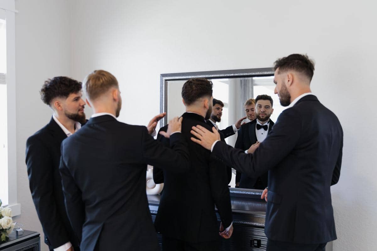 ilustrasi groomsmen