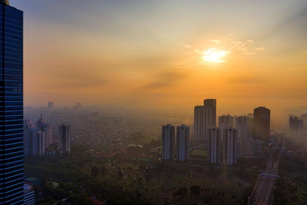 ilustrasi ekuinoks di Jakarta yang berbeda dengan daerah lain