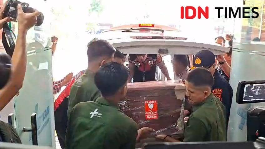 Jenazah Surakman Tiba di Bandara Soetta, Langsung Dibawa ke Pandeglang