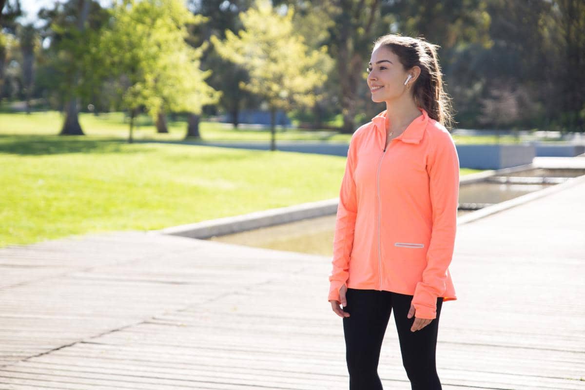 Walking Meditation Bisa Kurangi Overthinking, Apa Efektif?