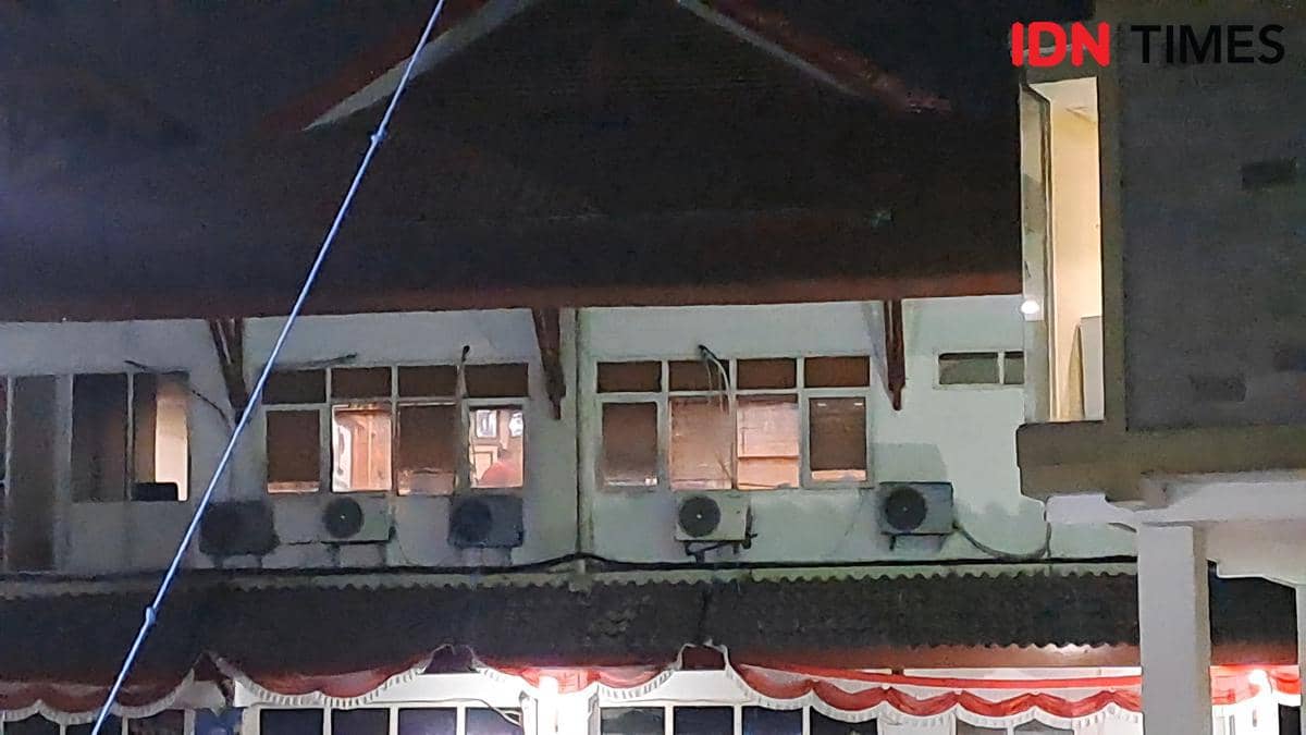 KPK Geledah Kanwil BPN Jatim 11 Jam, Bawa Koper dan Kardus