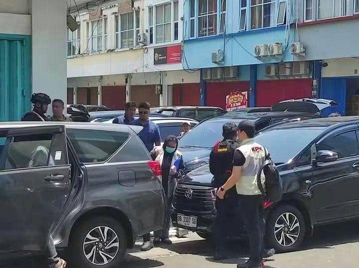 KPK Geledah Kantor Pengusaha Tony Tanos Terkait Kasus di Bolmut