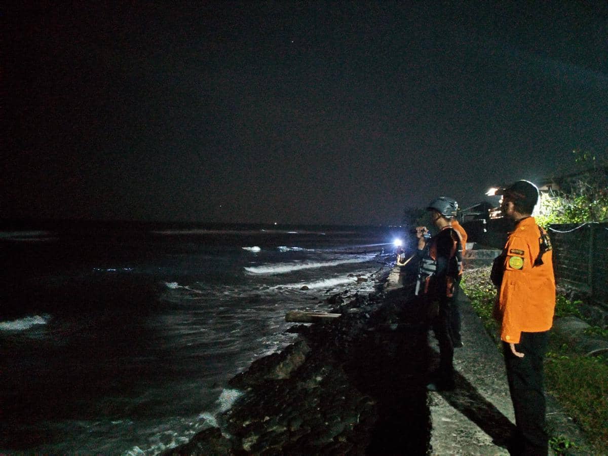 Anak SD Terseret Arus Pantai Gerokgak, Renang Menggunakan Styrofoam