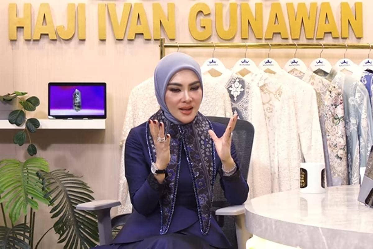 Syahrini di C8 Podcast