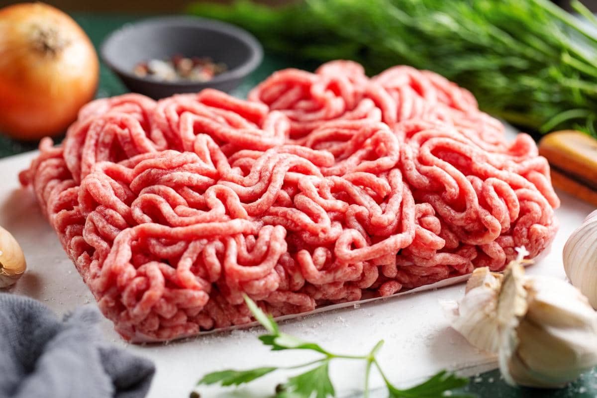 Daging Giling Lebih Mudah Terkontaminasi Bakteri, Ini Alasannya!