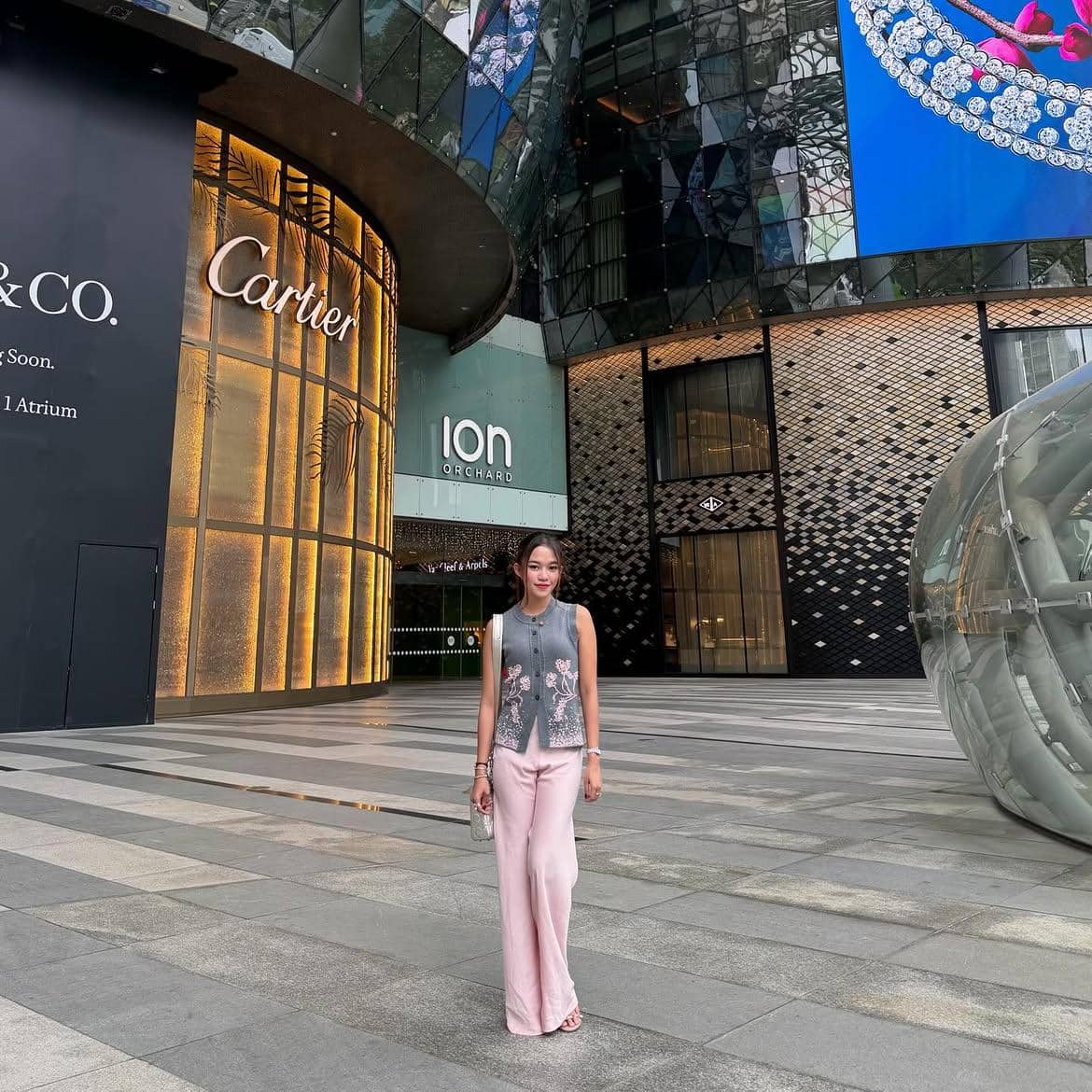 referensi outfit street style ala Ummi Quary