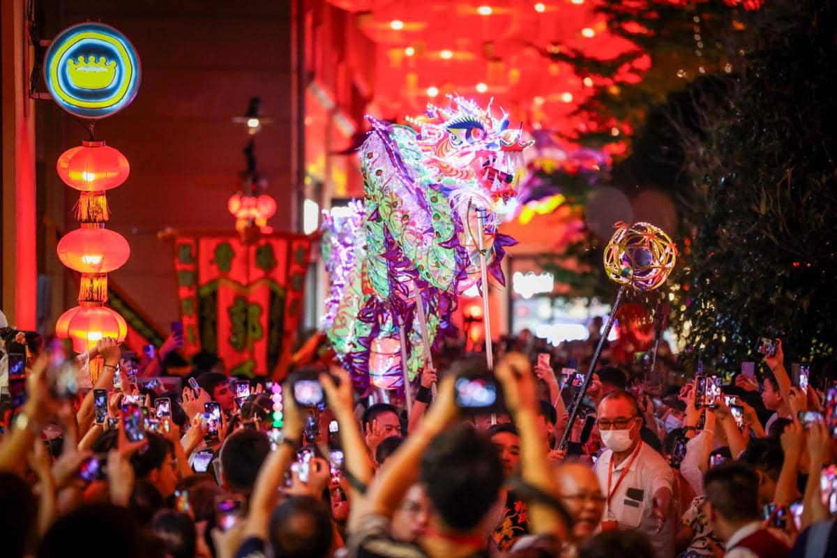 LED Fire Dragon Fiesta
