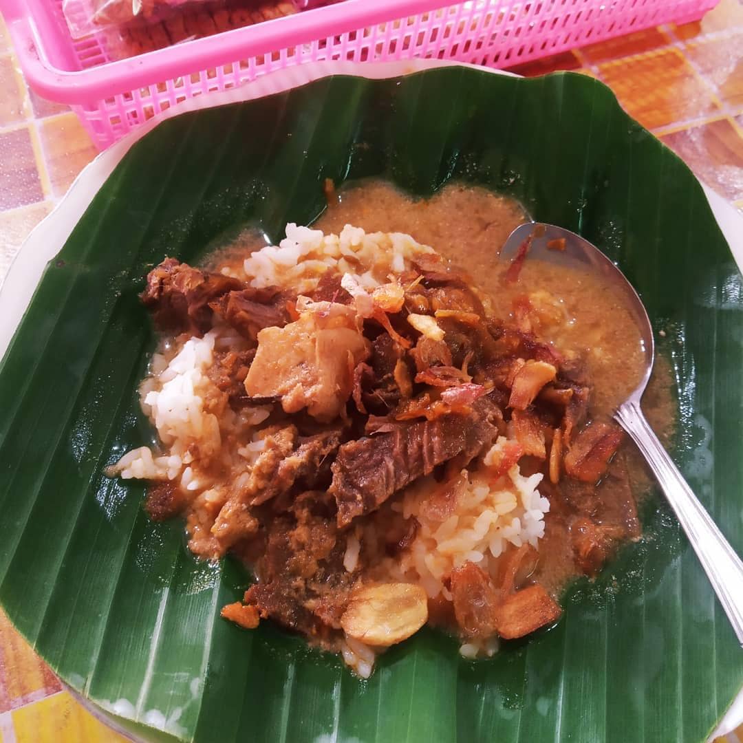 Nasi Gandul Mbak Mella Ngehits (instagram.com/mella_ngehit)