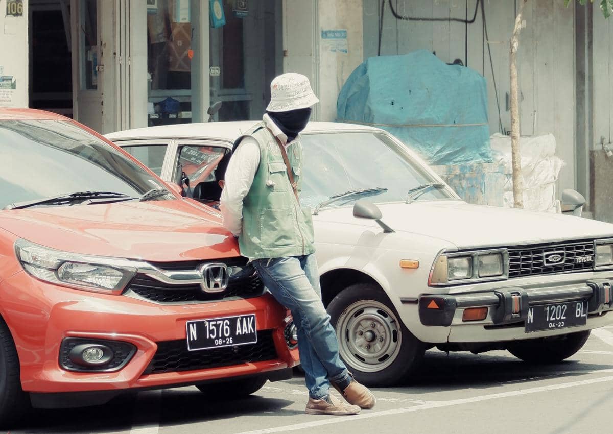 ilustrasi tukang parkir