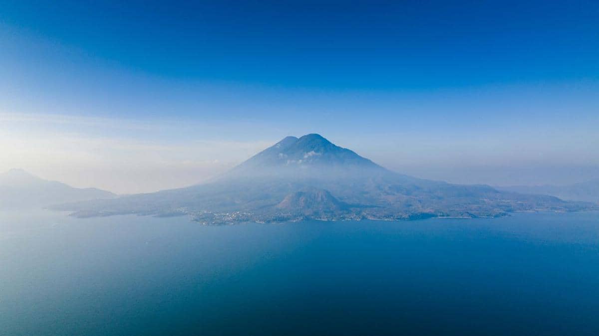 ilustrasi gunung api