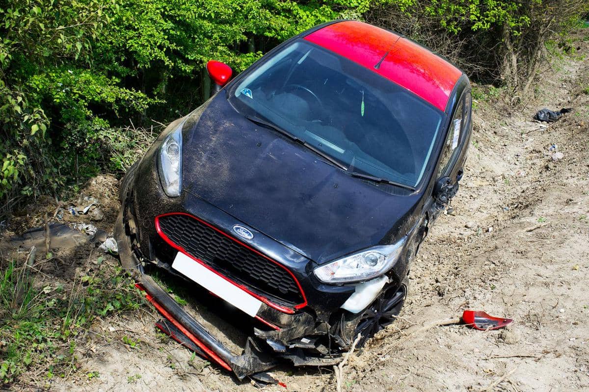 5 Perbandingan Keamanan Mobil SUV dan Sedan saat Terjadi Kecelakaan