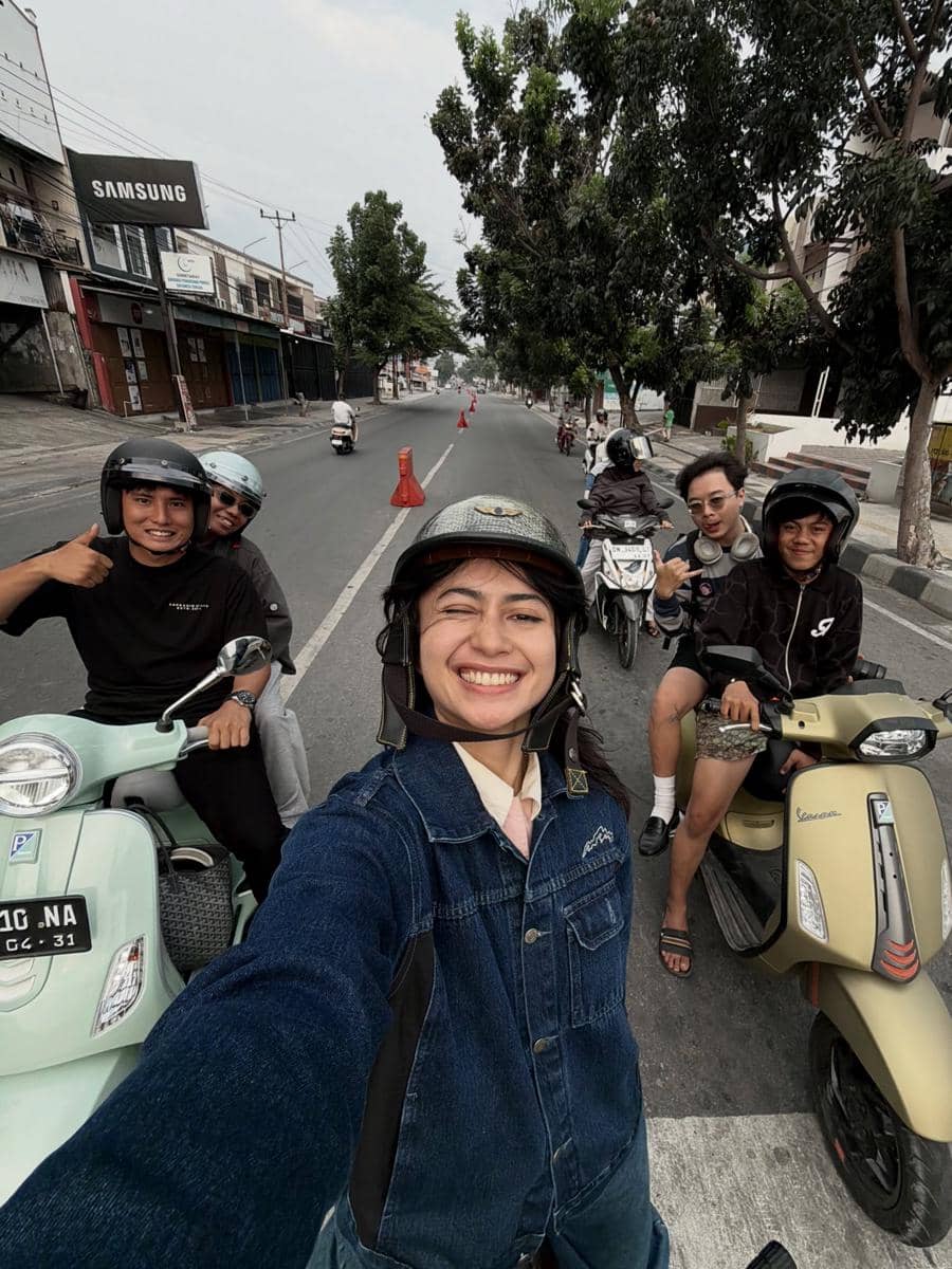 Sintya Marisca menikmati liburan di Kota Palu