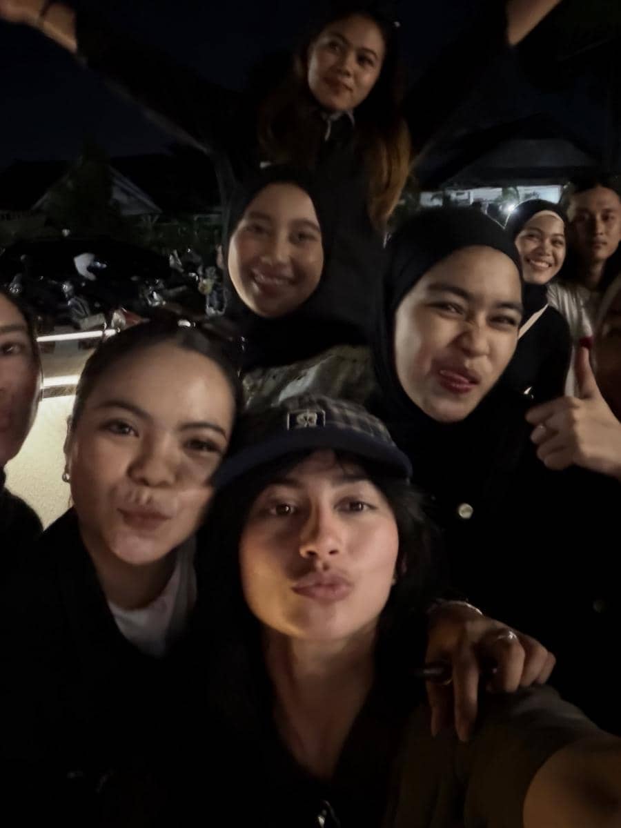 Sintya Marisca menikmati liburan di Kota Palu