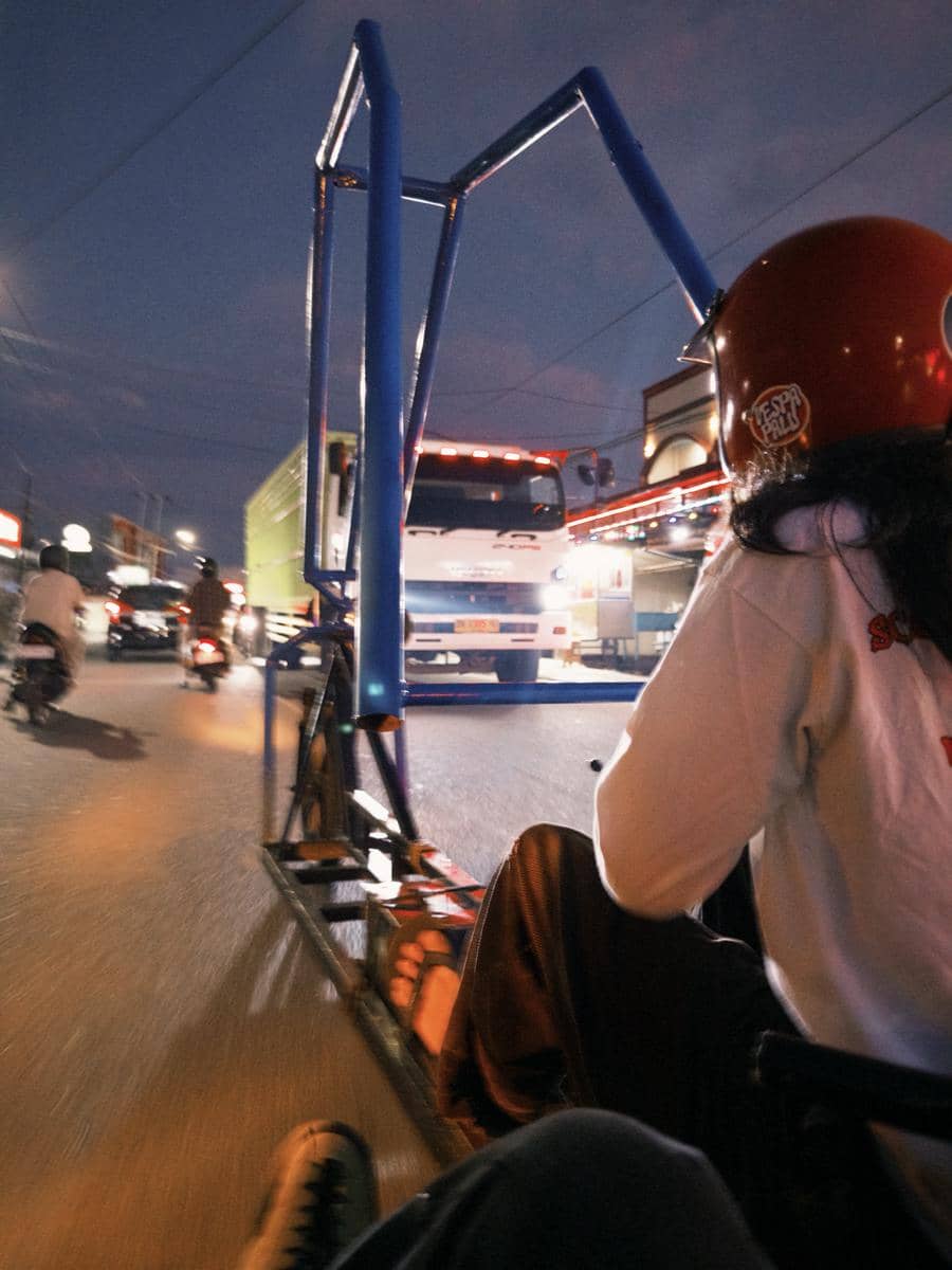 Sintya Marisca menikmati liburan di Kota Palu