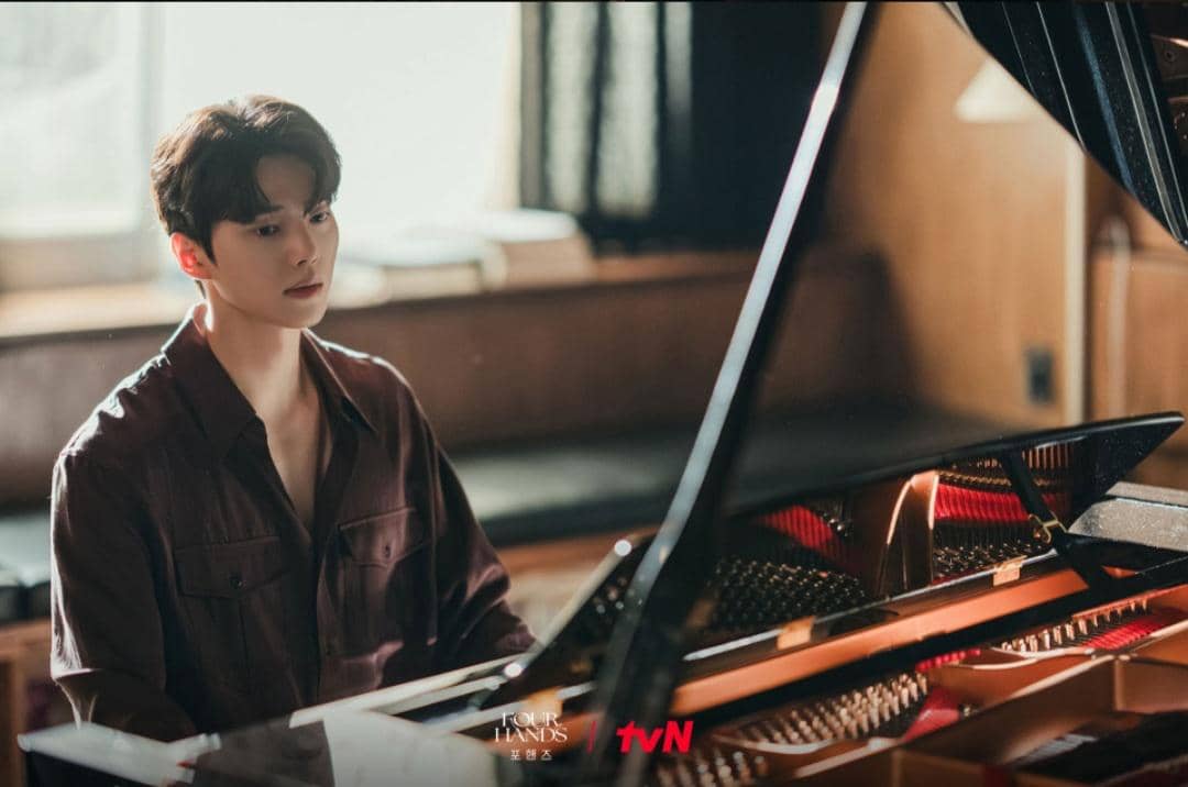 Cuplikan drama Korea Four Hands, Two Sonatas dari tvN dalam sebuah tangkapan layar adegan serial.