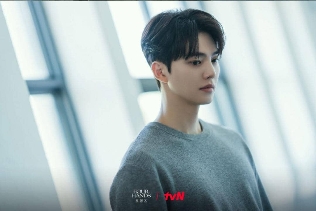 Cuplikan adegan dari drama Korea Four Hands, Two Sonatas, serial produksi tvN yang didokumentasikan dalam tangkapan layar.