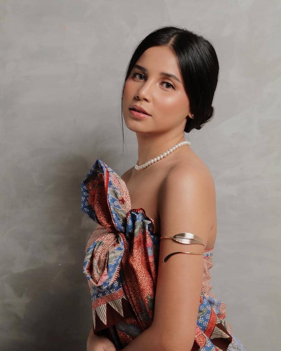 ide makeup kondangan ala Yunita Siregar