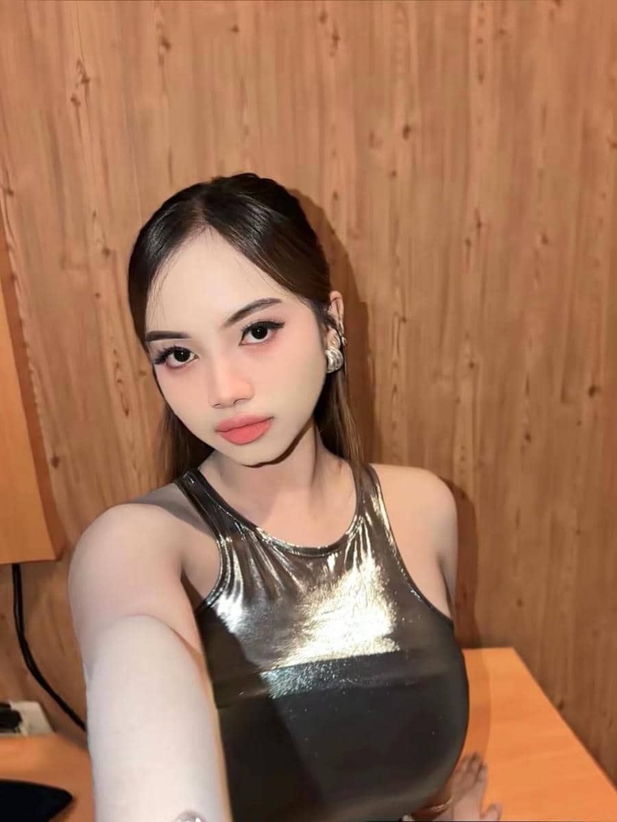 Dokumentasi unggahan Instagram terkait Ajeng Febria yang dikreditkan kepada akun @ajeng_febriaa sebagai sumber.