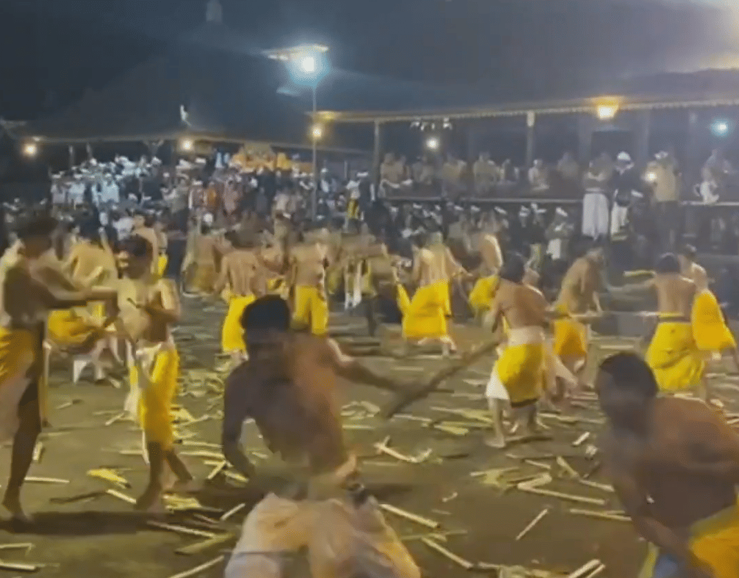 Suasana saat pementasan Tari Baris Babuang. 