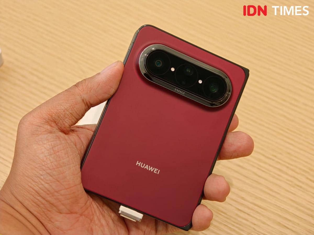 Menggenggam HUAWEI Pura X Max, Foldable dengan Form Factor yang Unik