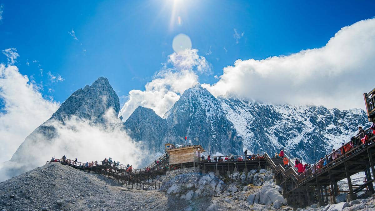 ilustrasi wisata di Lijiang, China