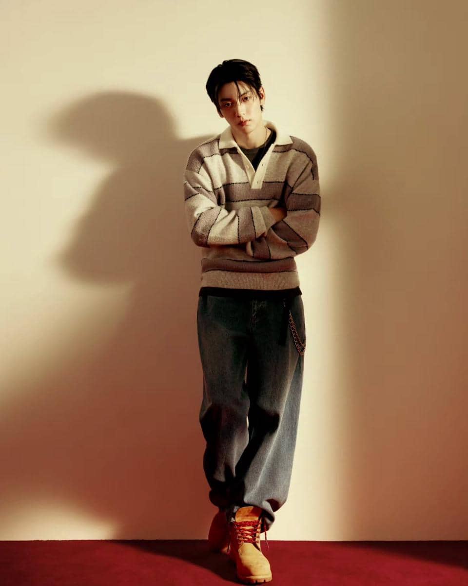 Soobin TXT mengenakan gaya OOTD hangout kasual dalam unggahan Instagram sebagai inspirasi padu padan sehari-hari.
