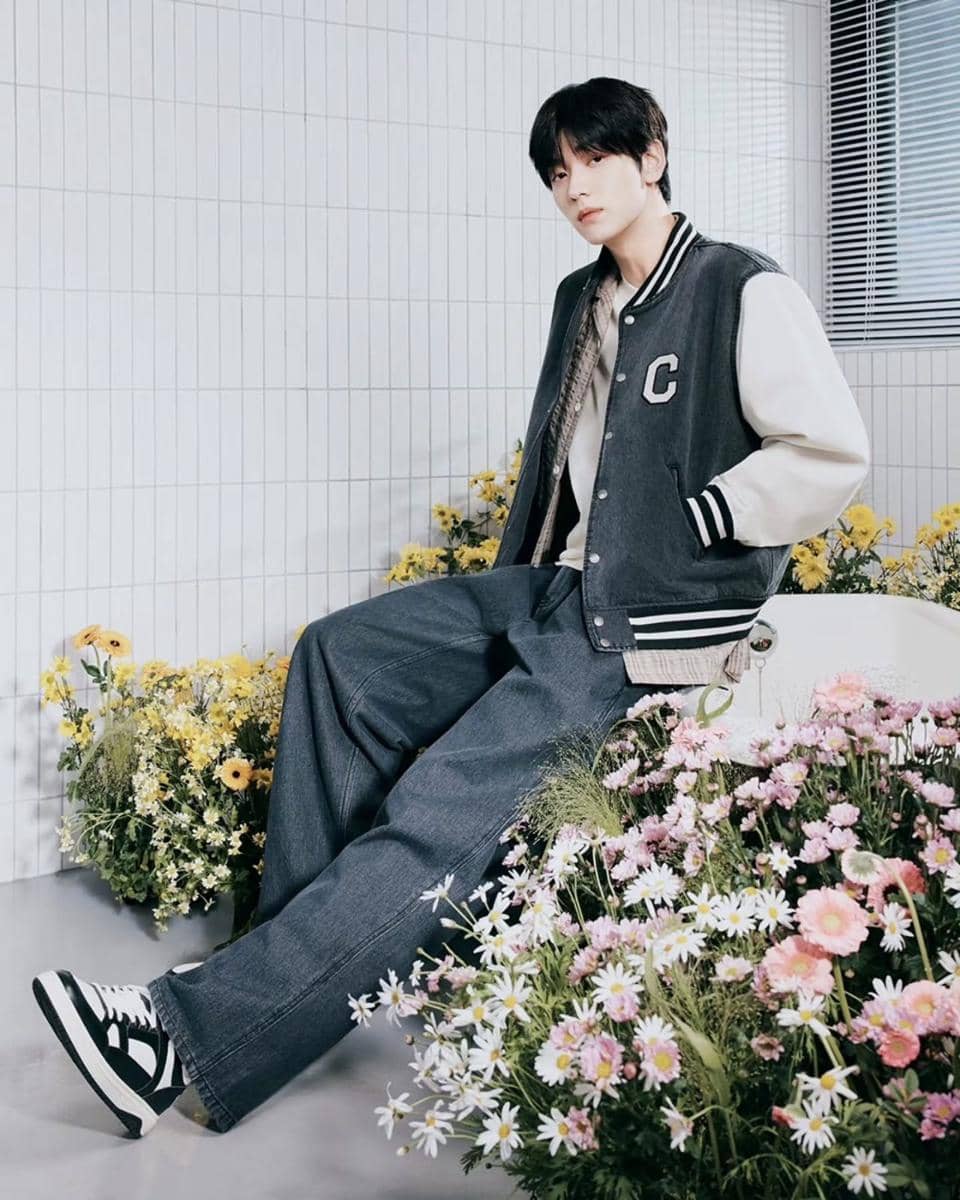 Soobin TXT bergaya kasual dalam inspirasi OOTD untuk hangout dari unggahan Instagram @page.soobin.