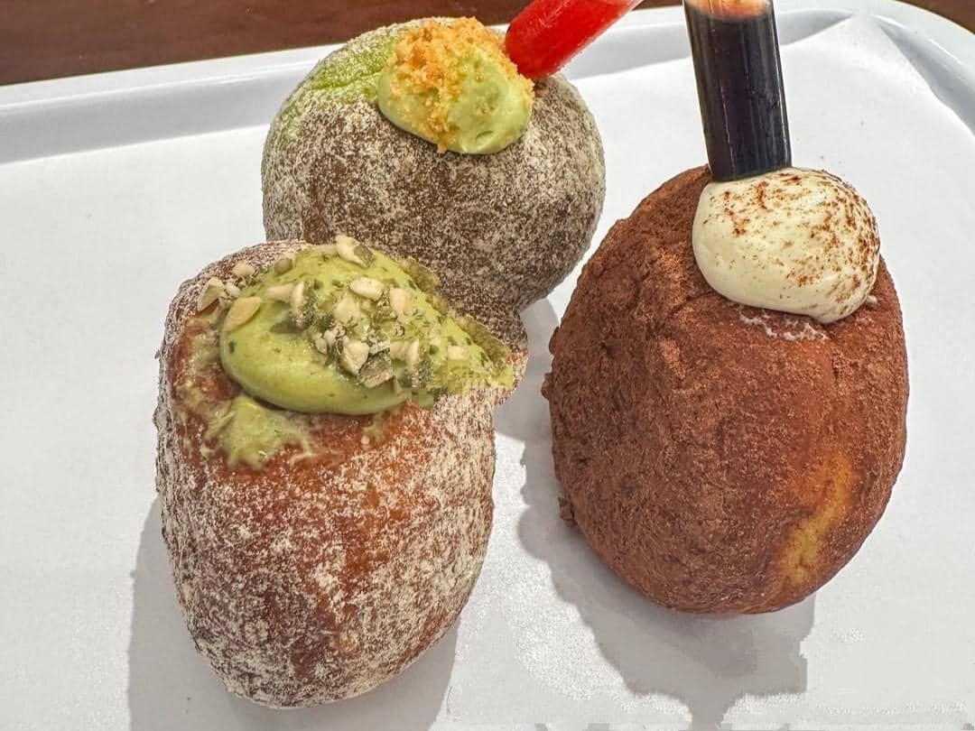potret varian donat matcha berry Fore Donut
