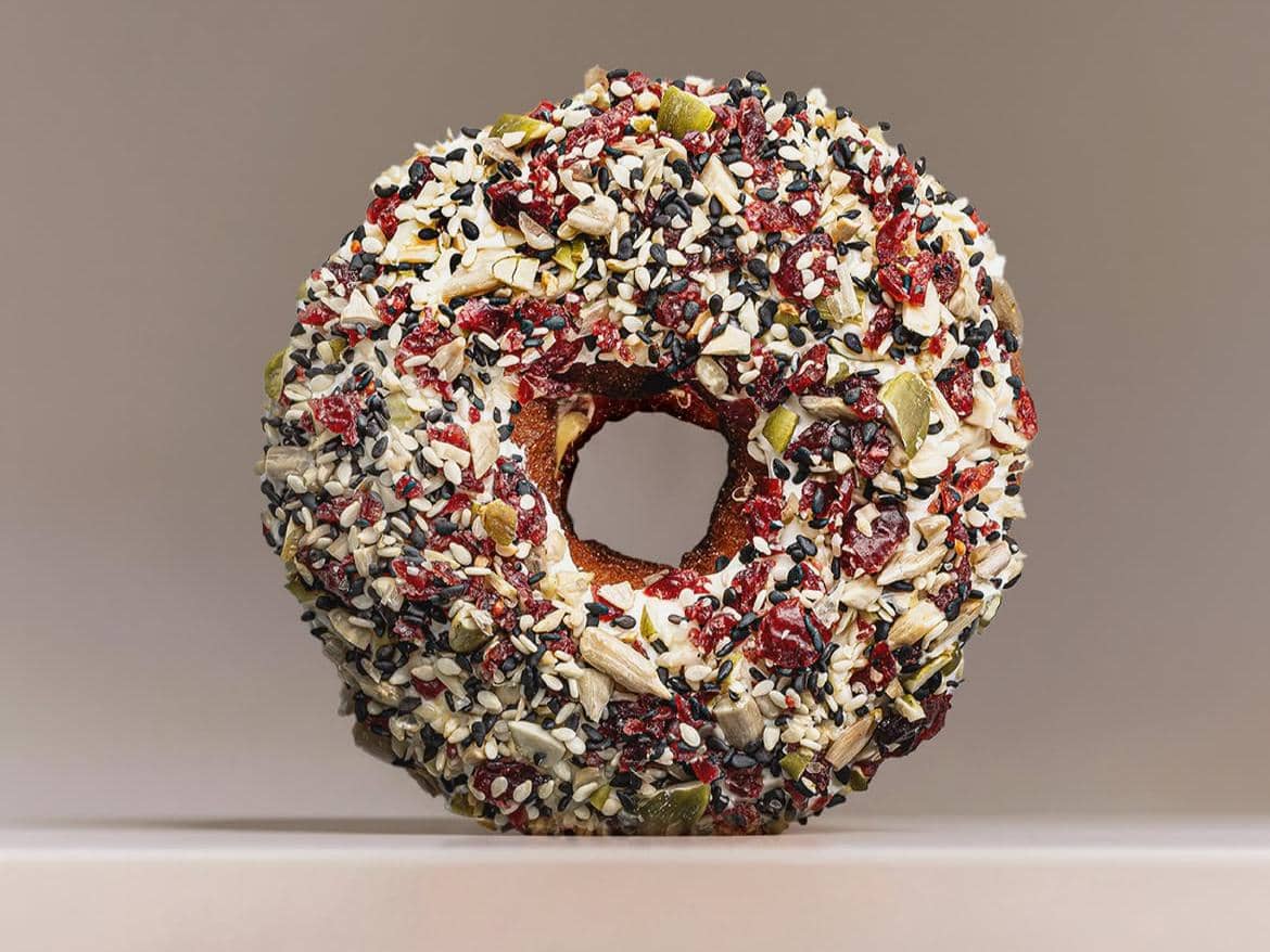 potret donat cheesy granola Fore Donut