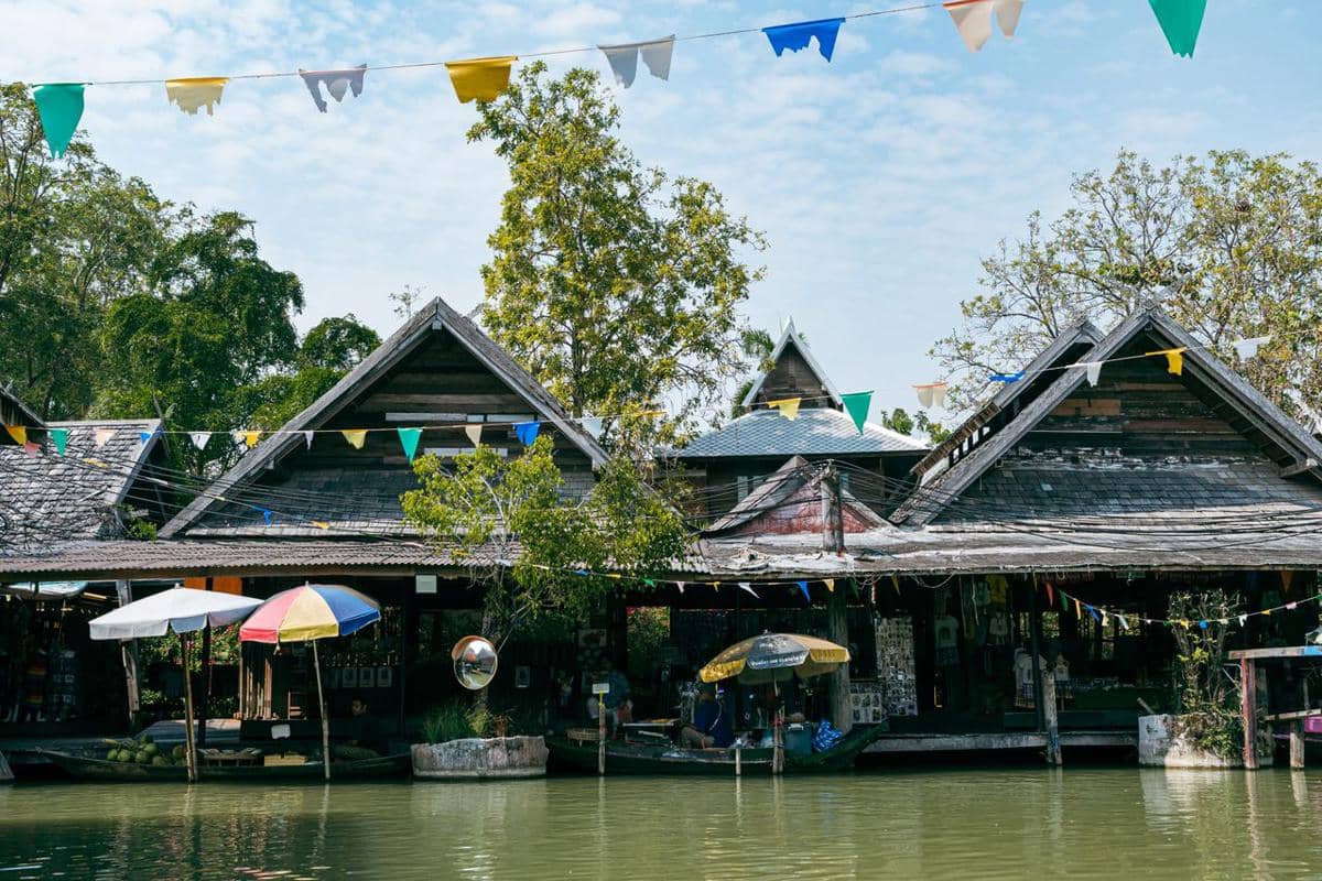 ilustrasi floating market