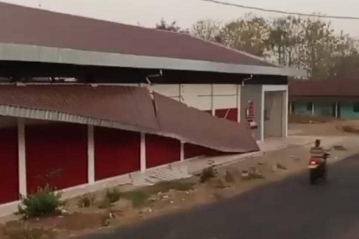 Belum Operasional, Kanopi KDKMP Magetan Malah Roboh