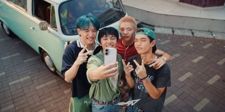 Tampilan unggahan akun Instagram SEEN (@seenbyseen_) yang digunakan sebagai sumber visual untuk artikel ini.