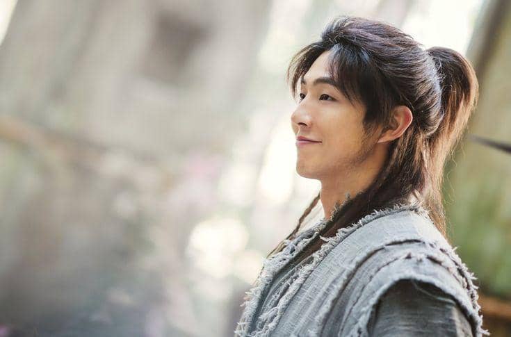 Aktor Ji Soo tampil dalam salah satu adegan serial drama Korea River Where the Moon Rises produksi KBS.