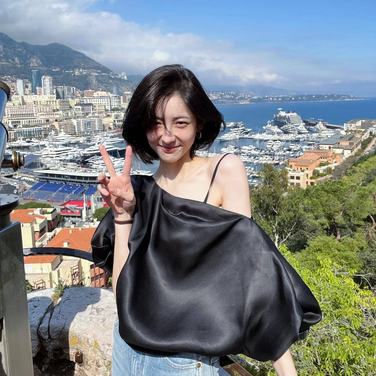 Potret Park Ji Hyun dalam unggahan dari akun Instagram @voyavivirel yang dibagikan kepada para penggemarnya.