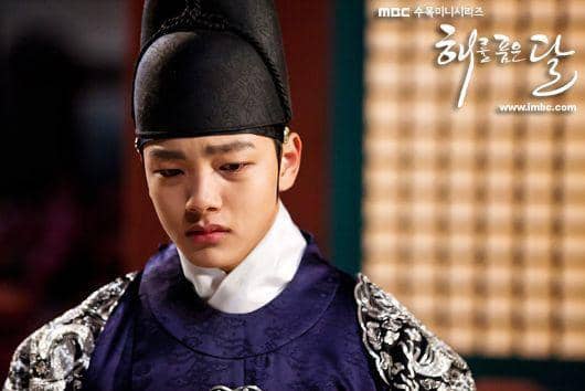 Yeo Jin Goo dalam cuplikan adegan drama Korea The Moon Embracing the Sun produksi stasiun televisi MBC.