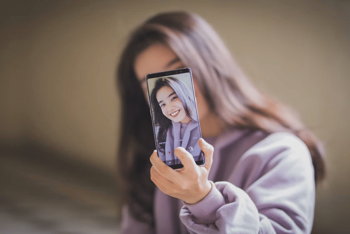 Kenapa Cowok Suka minta PAP Foto? Berikut 6 Alasannya