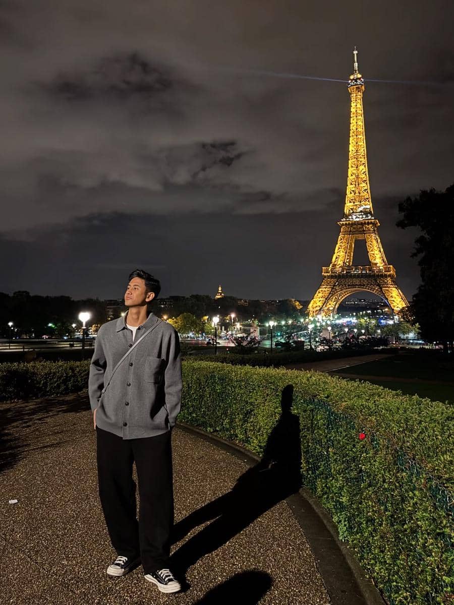 potret Alwi Farhan di luar lapangan