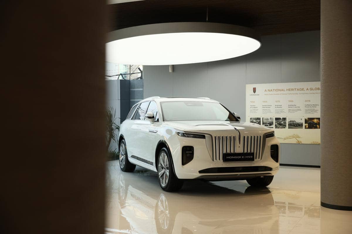 5. Hongqi E-HS9, model pertama Hongqi yang diperkenalkan di Indonesia, turut hadir di Hongqi House Mampang dalam kunjungan jajaran Hongqi Global. SUV listrik premium ini menjadi awal dari perjalanan produk Hong.jpg