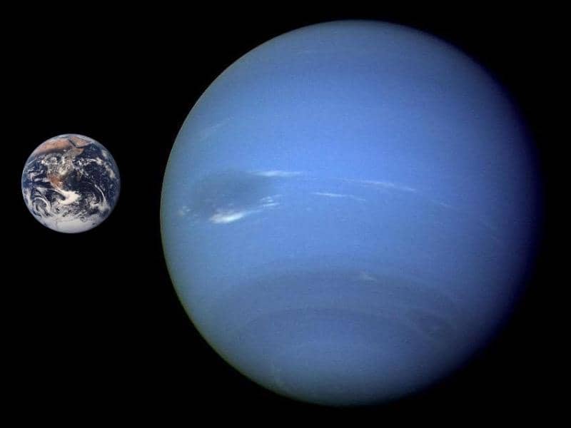 Perbandingan Neptunus dan Bumi