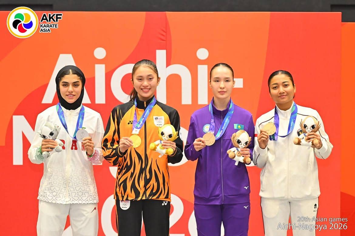 Coki (kanan) bersama para peraih medali di Asian Games 2026 Aichi-Nagoya.