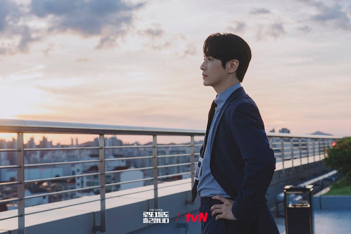 Cuplikan drama Korea The Ordinary Jackpot yang dibagikan melalui akun X CJnDrama, menampilkan adegan serial tersebut.