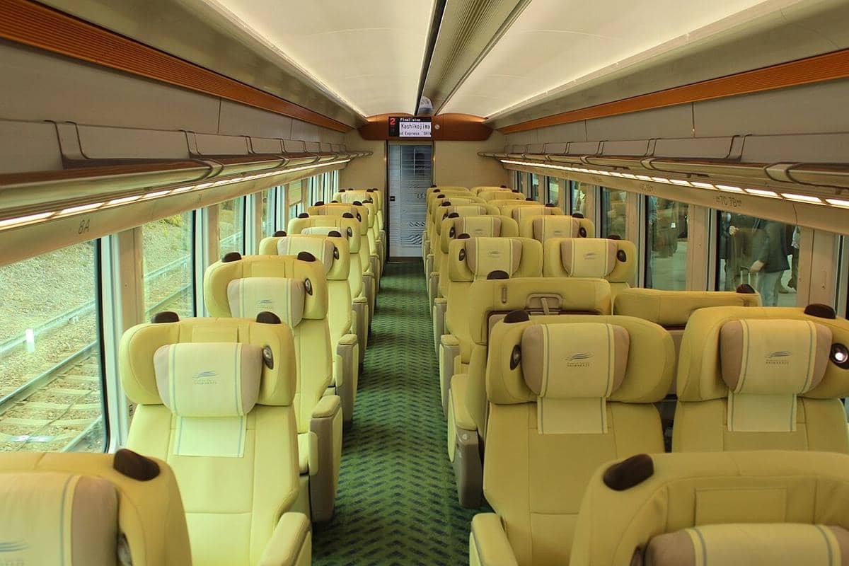 Interior Kereta Shimakaze