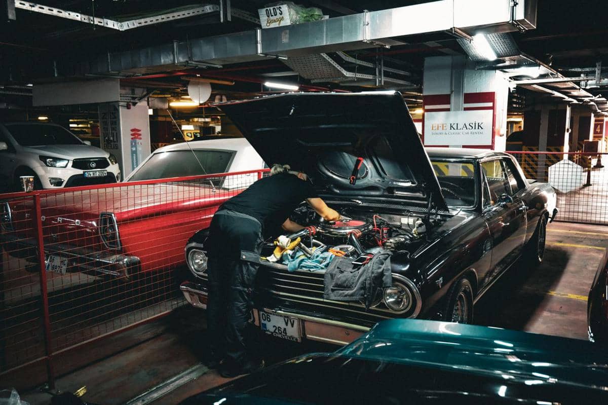 ilustrasi servis mobil