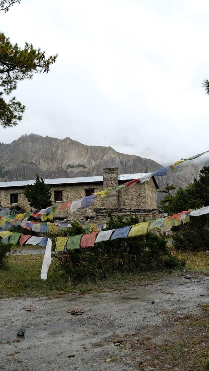 Bella Graceva menikmati keindahan alam di Lembah Manang, Nepal